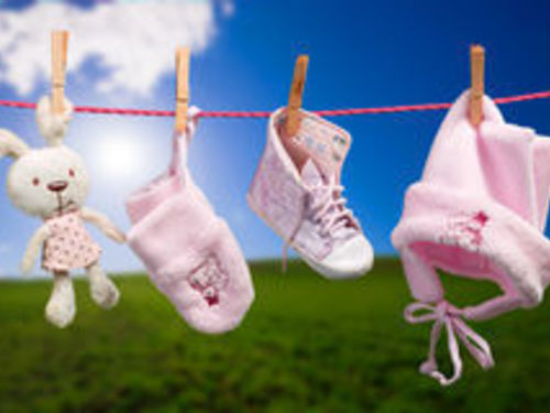 X500y375_baby-clothes-clothesline-outdoor-35114100